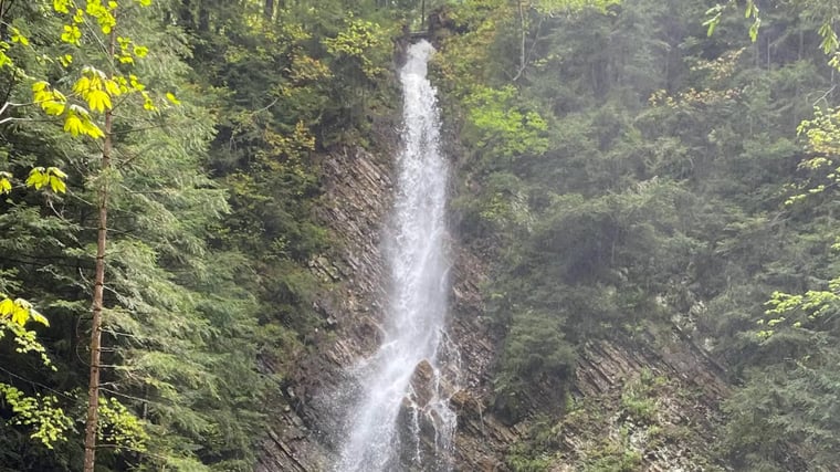Водоспад Женецький Гук