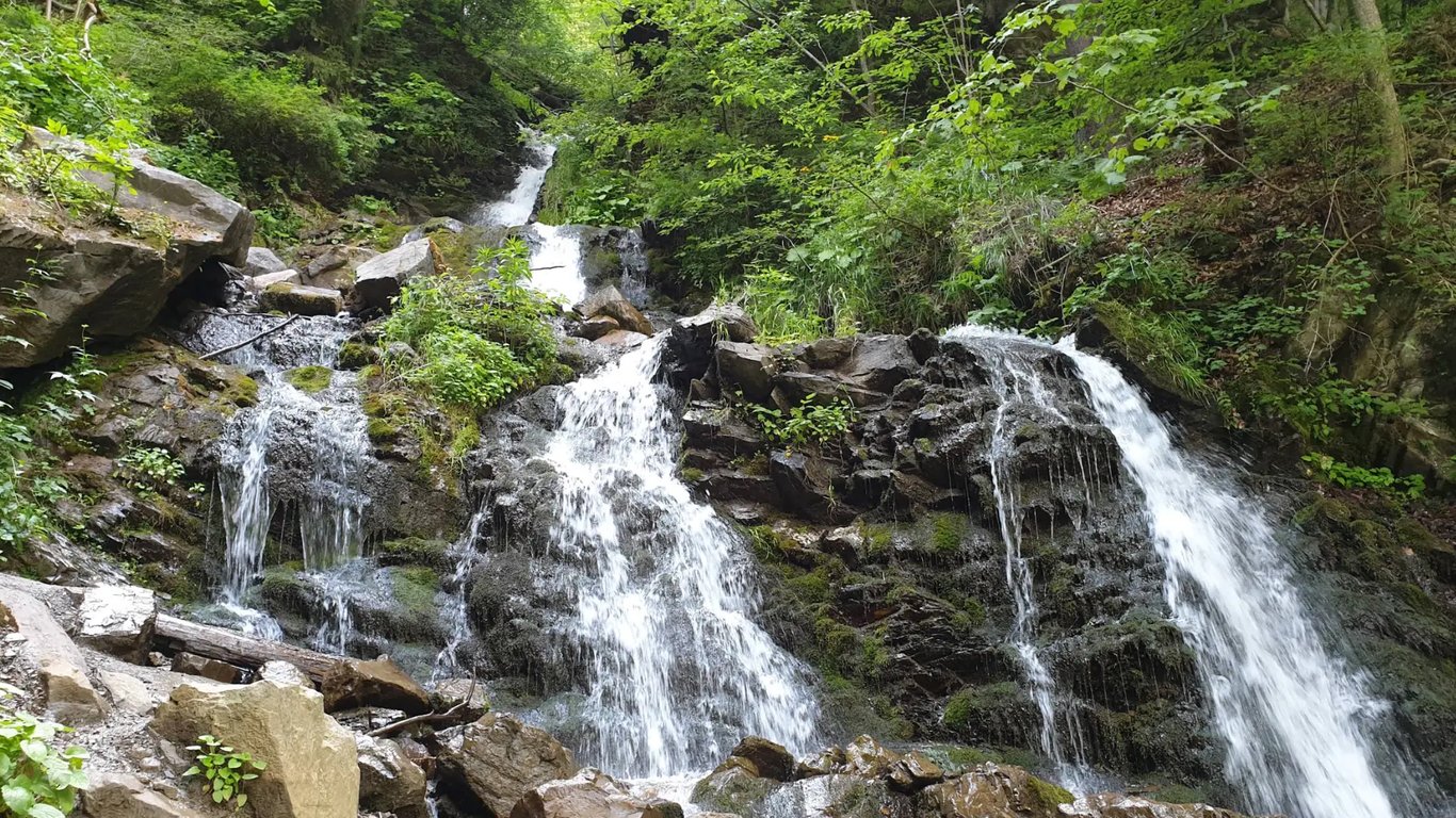 Що подивитись в Буковелі: цікаві місця, куди варто піти. Фото №13