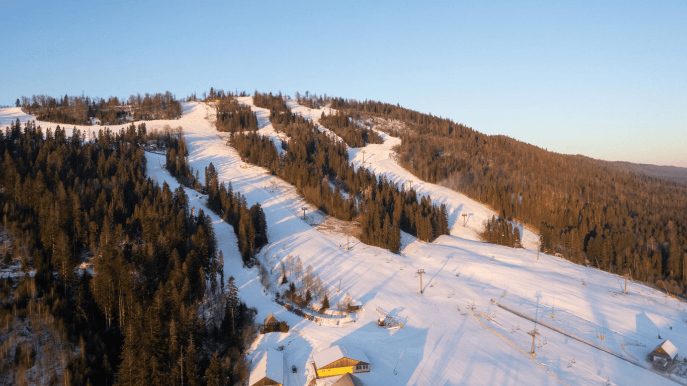 Топ-20 гірськолижних курортів України: ціни на скіпаси у 2026 році. Фото №4